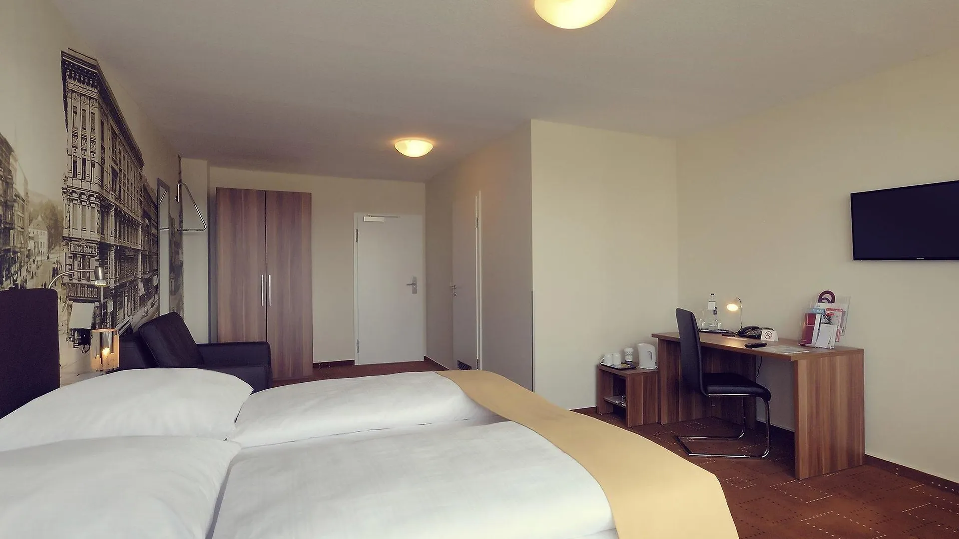 Mercure Berlin Alexanderplatz 3*,